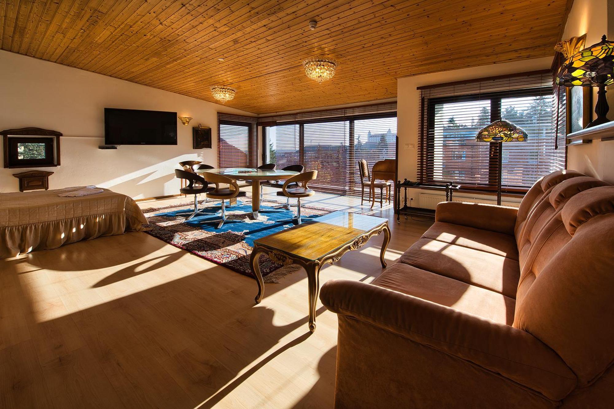 Panoramic Castle Suite With Free Private Parking Братислава Экстерьер фото