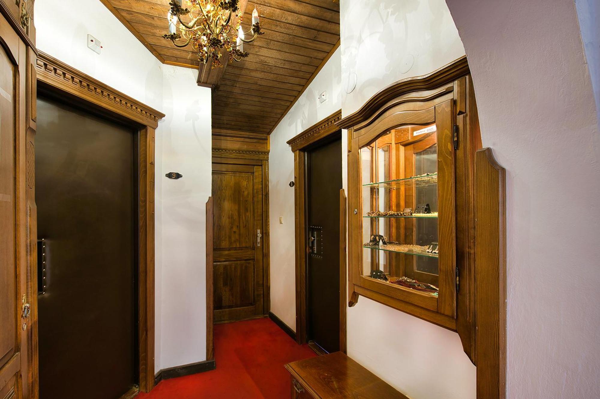Panoramic Castle Suite With Free Private Parking Братислава Экстерьер фото